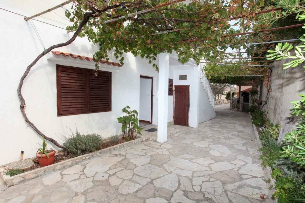 Apartments Salis Pag Town Exterior foto